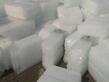 廣州鮮果配送的降溫利器 工業(yè)冰塊的應(yīng)用與優(yōu)勢(shì)